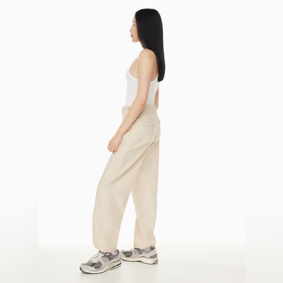 Woman’s TNA Aritzia Supply Pants - Picture 4 of 6